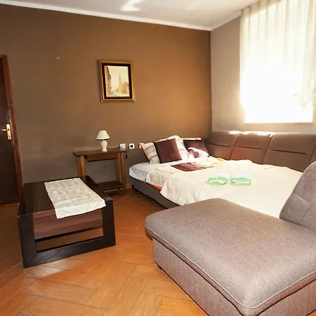 House بولا